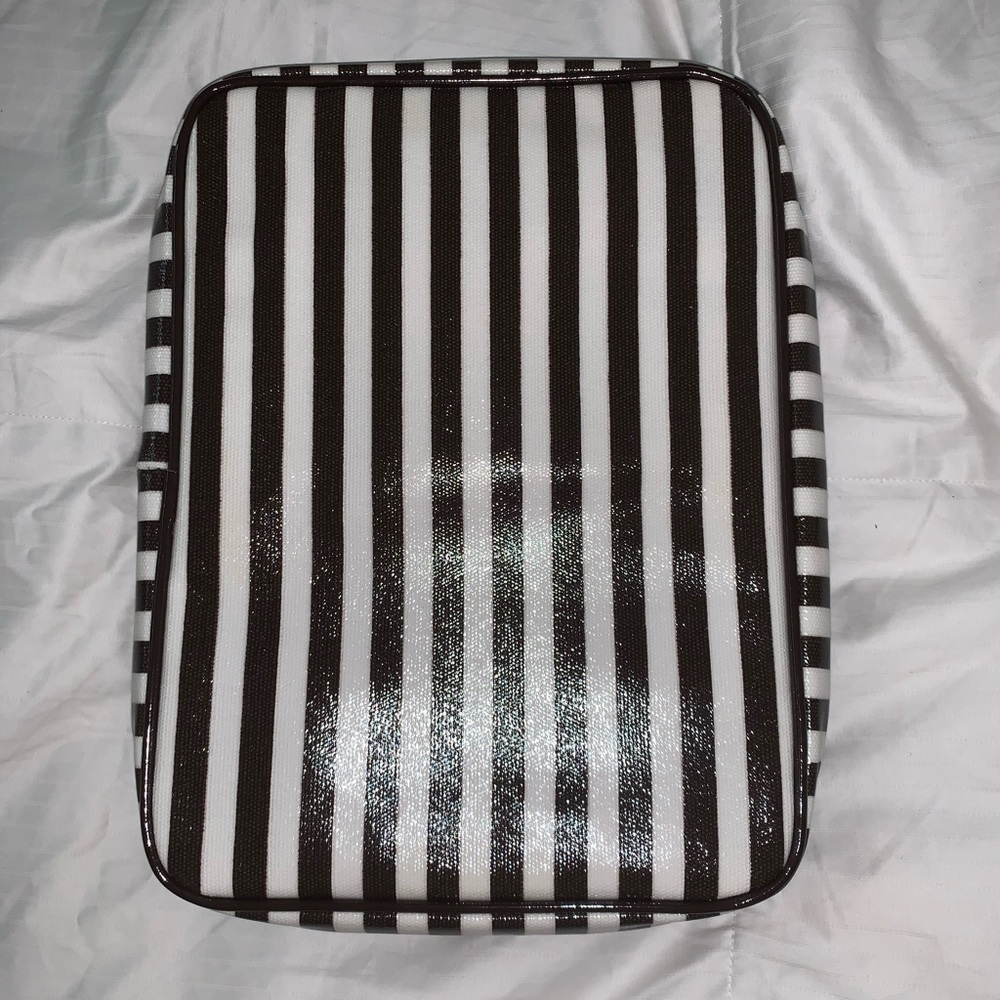 Henri Bendel make up case